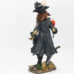 Isla De Muerta Skeleon Pirate Captain Figure Statue 8 Isla De Muerta Skeleon Pirate Captain Figure Statue -Knife & Sword PL511 17418.1657130181
